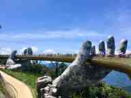越南岘港巴那山的金桥