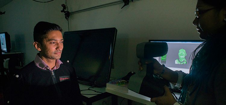 研究员创建一个虚拟映像的一个人的头